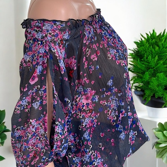 Fire Los Angeles Floral Crepe Sheer Cold-Shoulder Peasant Top - Picture 11 of 16